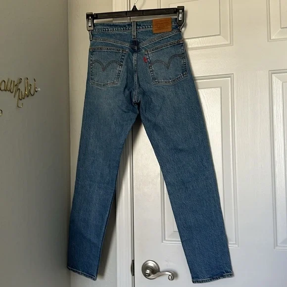 Levi's Wedgie Icon Fit Jeans